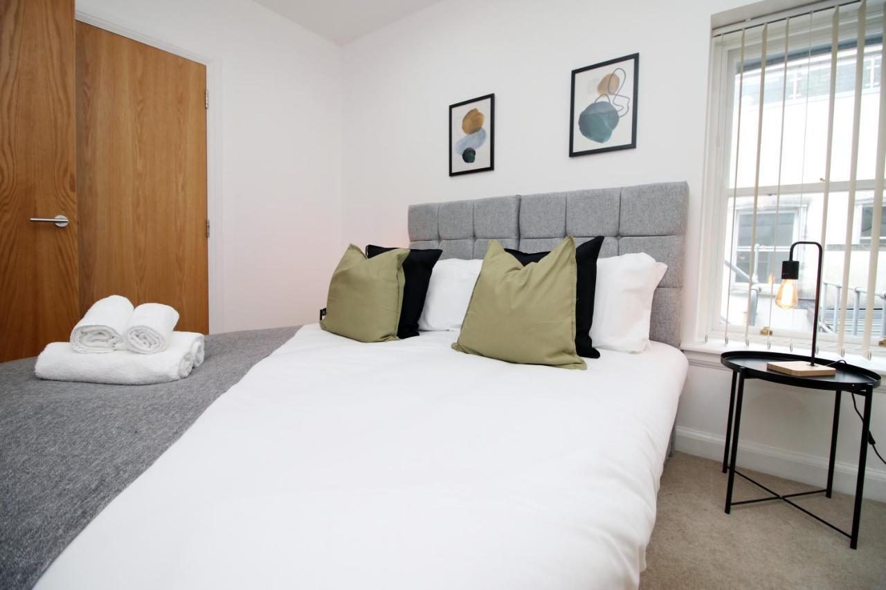 No 2 Under The Clock By Ssw - 2Br, Right In The City Centre, Sleeps 6 Cardiff Exterior photo