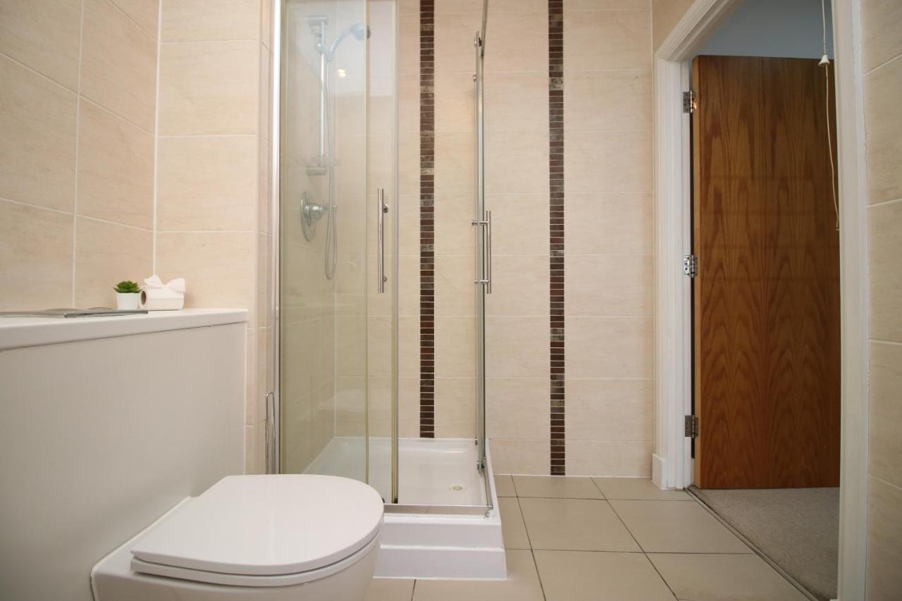 No 2 Under The Clock By Ssw - 2Br, Right In The City Centre, Sleeps 6 Cardiff Exterior photo